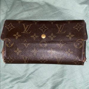 Louis Vuitton genuine leather wallet ⚡️💕